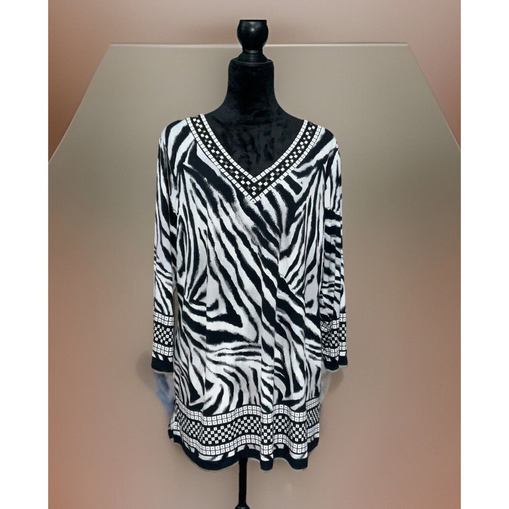 JM Collection Zebra Print Quarter Sleeves V Neck Tunic Studded Design 1X
